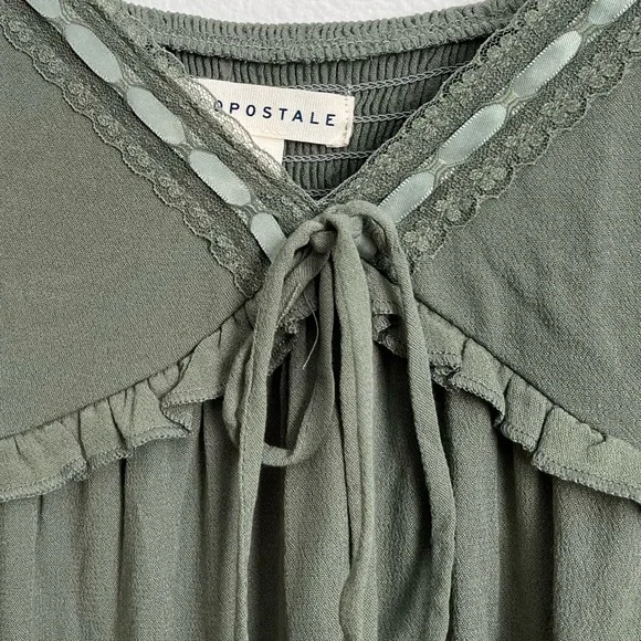 Aeropostale Olive Solid V-Neck Lace-Trimmed Babydoll
Slip Dress - Picture 8 of 13